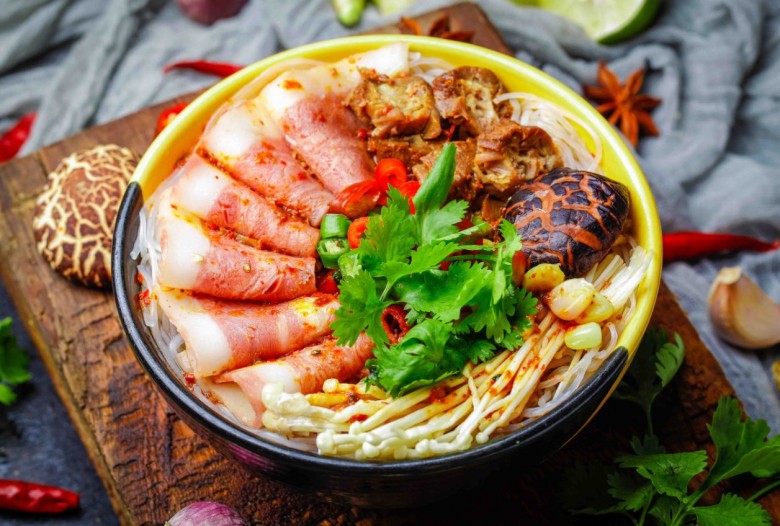 唯米干拌冒菜加盟