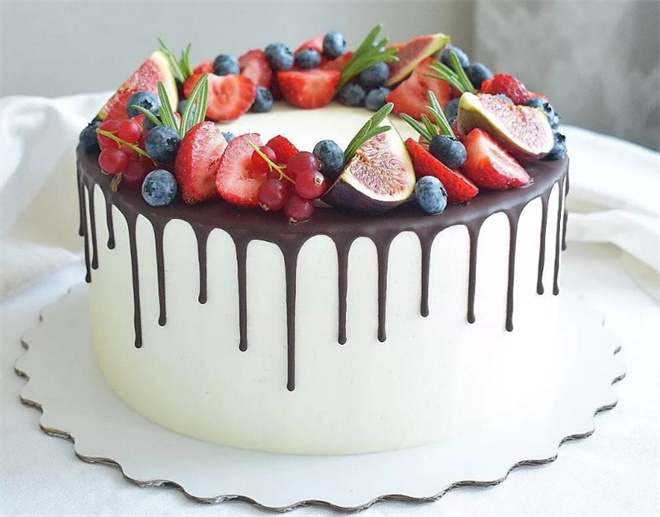 轻甜城堡生日蛋糕