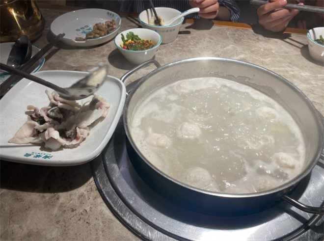 淘米捞米汤脆鲩鱼火锅