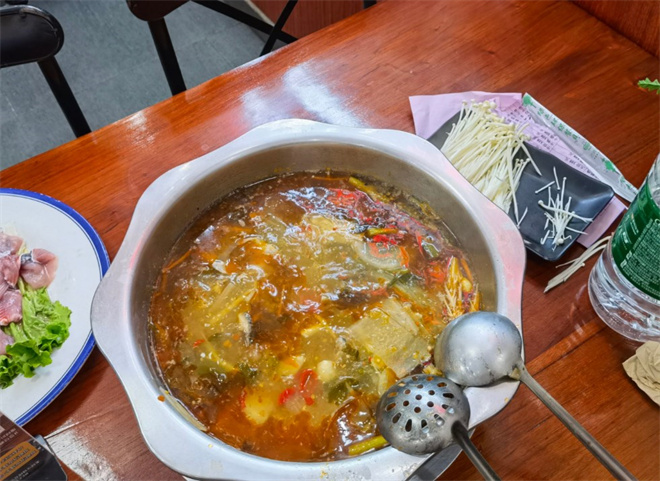 管老虎酸蘿卜魚火鍋加盟 管老虎酸蘿卜魚火鍋加盟