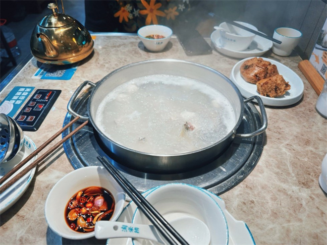 淘米捞米汤脆鲩鱼火锅
