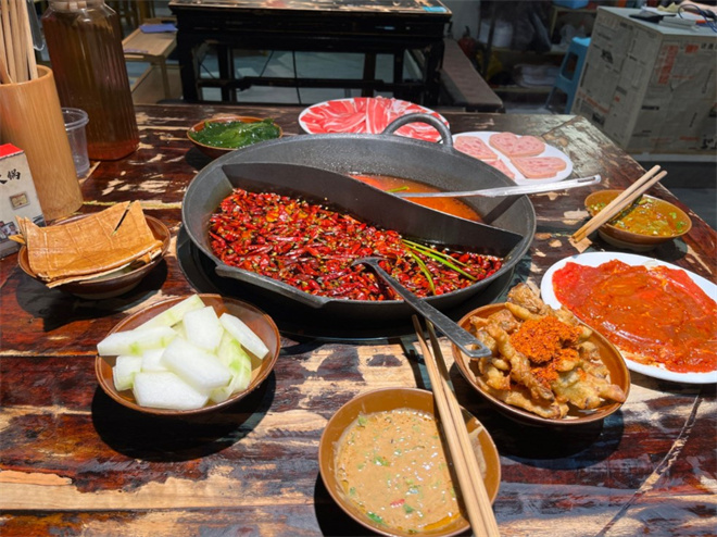 重庆四间火锅加盟