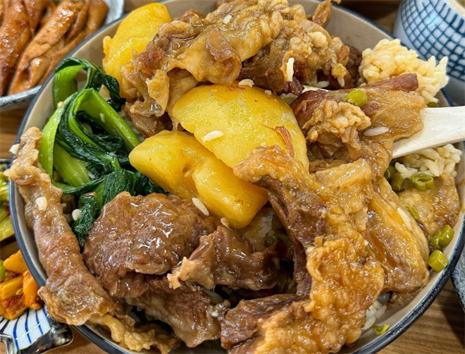 吴小钢牛肉饭