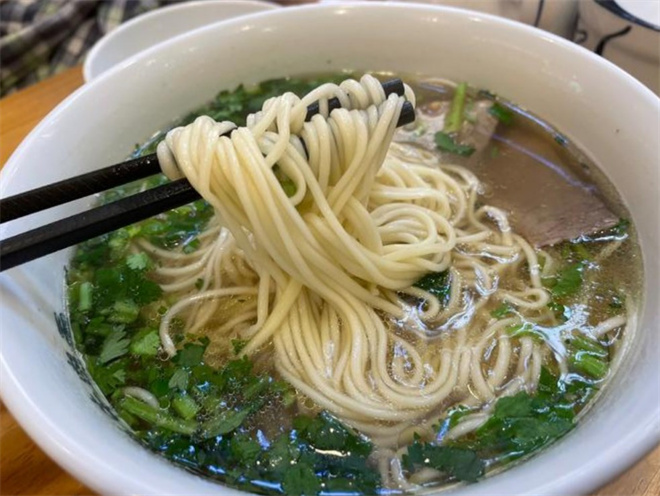 冯妈妈纯汤牛肉面