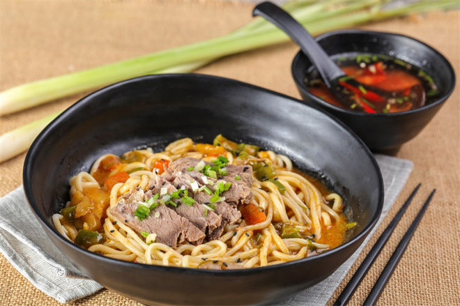 冯妈妈纯汤牛肉面