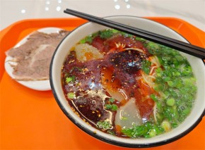 馮媽媽純湯牛肉面