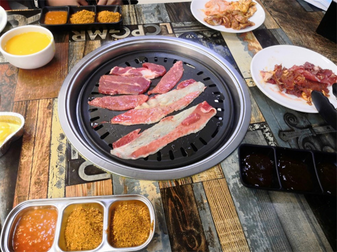 烤拉拉旋转自助烤肉