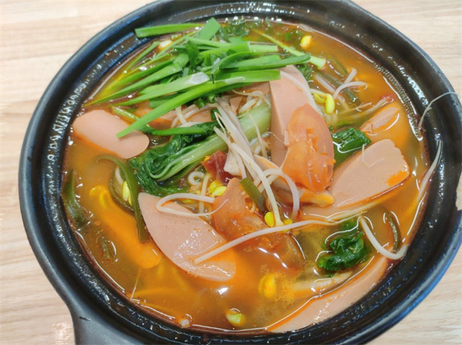 小南爷重庆泡椒米线加盟