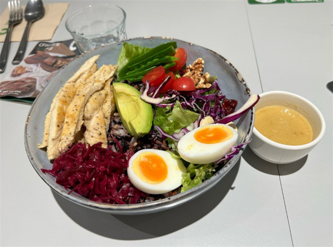 轻自由健康轻食加盟