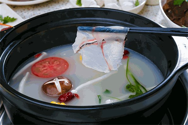 鱼跃印象斑鱼重庆老火锅