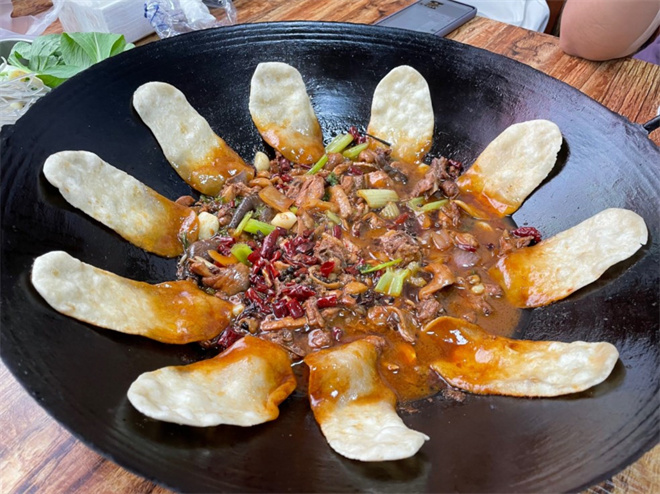 锅六六地锅鸡 锅六六地锅鸡