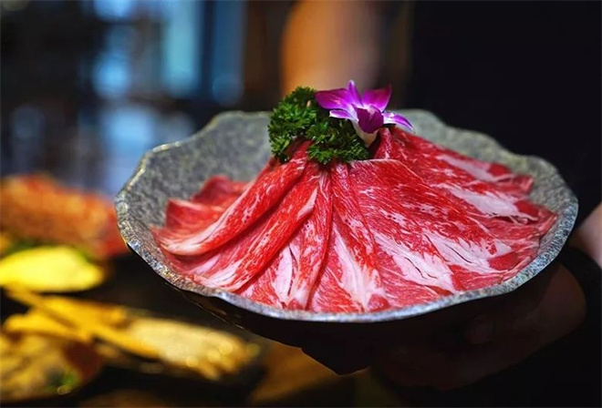 黑马路炭火老火锅加盟