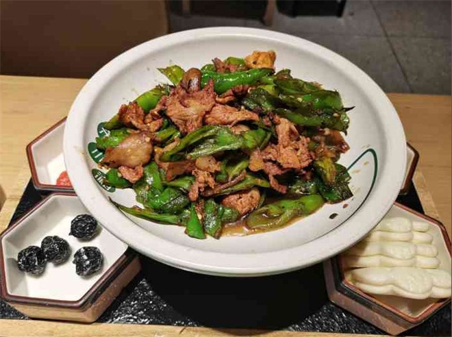 菜小湘辣椒炒肉