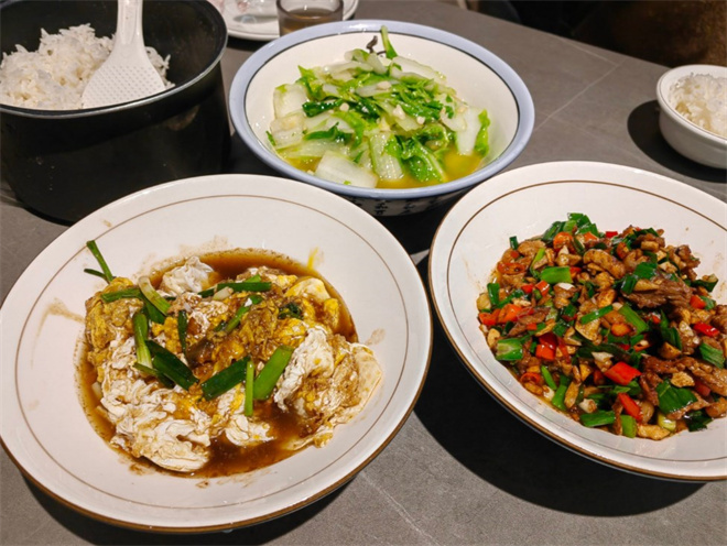 篱笆门家常湘菜加盟
