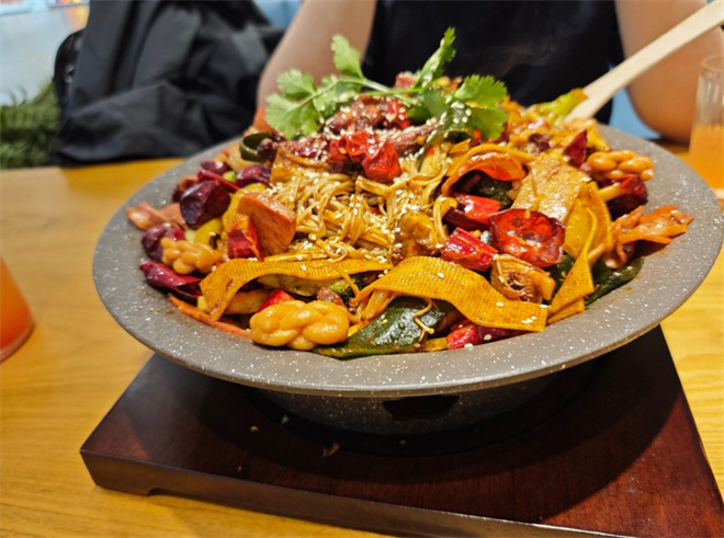 俏滋味麻辣香锅 俏滋味麻辣香锅