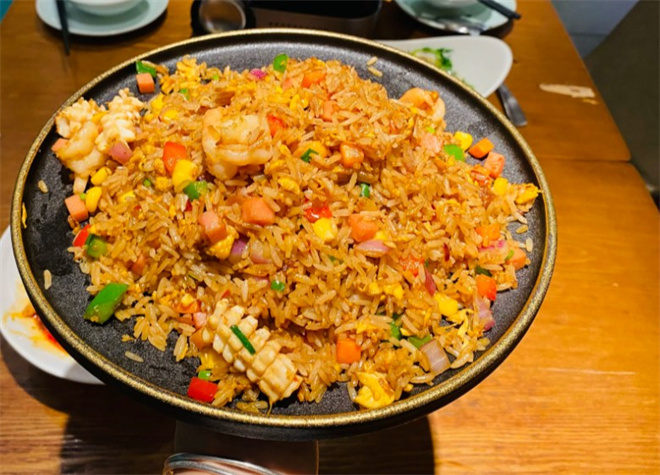 猫不乖海鲜炒饭