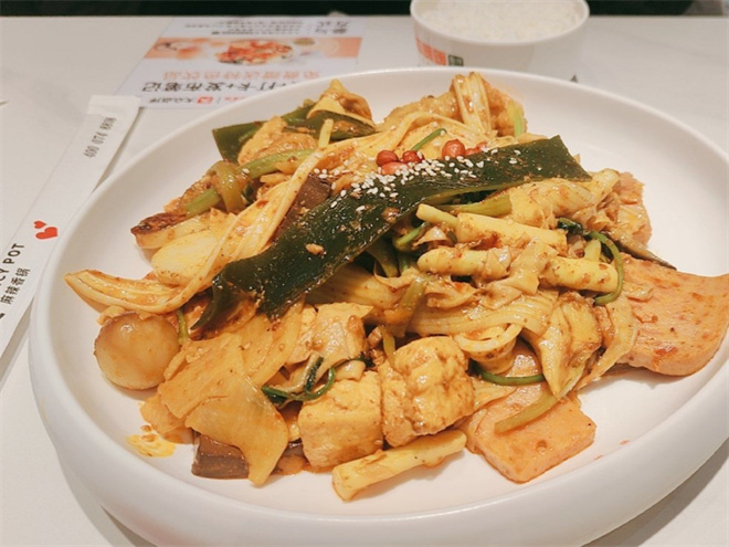 椒暖暖麻辣香锅加盟