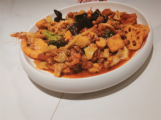 椒暖暖麻辣香锅加盟